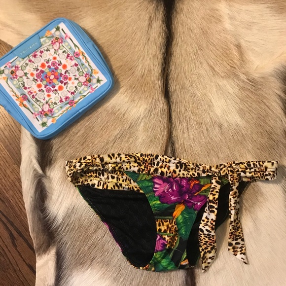 Swim bottom - Picture 3 of 3